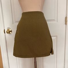 Brand New Miniskirt Yellow Black Print 79 Polyester 19% Viscose 2% Elastane Invisible Back Zipper 2 Side Pockets Front Slit Waist 26 Inches Length 25 Inches Black Tan, Black Print, Yellow Black, Black And Tan, Urban Outfitters, Womens Skirt, Mini Skirts, Brand New, Zipper