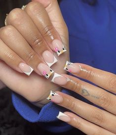 There's a new beauty trend taking over Instagram and it's absolutely stunning. Say hello to "quartz nails". Hk Nails, Nails Girly, Quartz Nails, Girly Acrylic, Nails Gel Nails, Acrylic Toe Nails, Acrylic Nail Set, Hard Nails, Colored Acrylic Nails