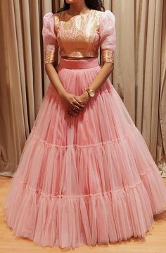 Croptops Lehenga Designs, Lehnga Dress For Kids, Simple Blouse Designs For Lehenga, Crop Top Designs For Long Skirt, Lehanga Croptop Designs, Lehenga Crop Top Designs, Sangeeth Dress Designs, Crop Tops For Lehenga, Crop Top Designs For Lehenga