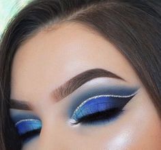 Blue Eyeshadow Looks, Blue Smokey Eye, Mekap Mata, Silver Makeup, Beauty Make-up