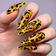 Learnah Starbuck on Instagram: “𝐋𝐨𝐜𝐤𝐝𝐨𝐰𝐧 𝐠𝐨𝐚𝐥𝐬 . Remember the @converse I painted for @footasylumwomens create at home campaign during lockdown? ❤️ Well here’s a close up…” Leopard Stiletto Nails, Tiger Nails, Tape Nail Art, Fab Nails, Funky Nail Art, 2024 Nails, Halloween Acrylic Nails, Punk Nails, Long Acrylic Nail Designs