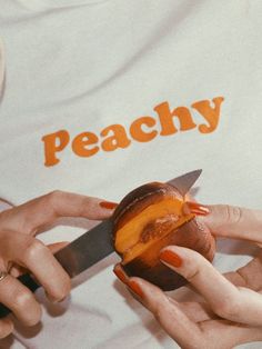 Peachy Tee Foto Muro Collage, Peach Aesthetic, Orange Aesthetic, Photo Wall Collage, Just Peachy, Picture Collage, Retro Aesthetic, Pics Art