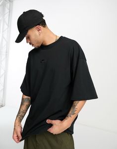 Nike OS Premium Essential Sust T-shirt in black | ASOS Black Oversized Tshirt Outfit Men, Nike Oversized Shirt, Nike T Shirts Mens, Oversized Tshirt Outfit Men, Drop Shoulder Tshirt, Oversized Tshirt Outfit, Oversize Tshirt Outfits, Skater Look, Tshirt Outfit