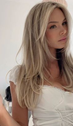 Layered Framing Haircut, Blonde Hair After Brown, Long Hair With Lots Of Face Framing Layers, Cool Blonde With Highlights, Women Haircut Layers, Medium Length Hair With Long Layers And Face Framing Pieces, Haircut For Long Flat Hair, Blonde Hair With Partial Highlights, Long Later Haircuts