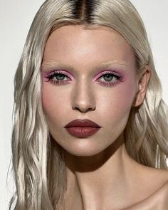 Makeup Date Night, Chrome Makeup, Dewy Summer Makeup, Maquillage On Fleek, High Fashion Makeup, Alt Makeup, Night Beauty, For Educational Purposes Only, Smink Inspiration