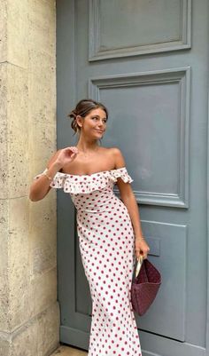 Long European Dress, Best Love Island Outfits, Spanish Summer Aesthetic Outfit, Grad Pictures Outfits, Spanish Vacation Outfits, Italy Dresses Summer, European Beach Outfit, Italian Vibes Outfits, French Rivera Outfits