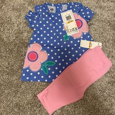 Nwt 12 Month 2 Piece Outfit. Cold Shoulder Detail Casual Floral Print Playtime Sets, Casual Floral Print Sets For Playtime, Baby Holiday Dress, Sunflower Outfit, Flower Outfit, Baby Gril, Holiday Outfits Christmas, Solo Costume, Carter Kids