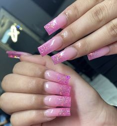 Aprenda tudo sobre unhas na escola design de unhas , toque na imagem ou no título e saiba como Trend Nail Designs, Embracing Femininity, Silver Gradient, Quick Nail, Sassy Nails, Long Acrylic Nail Designs, Colored Acrylic Nails, Pretty Nail Art Designs