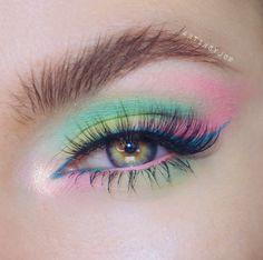 Spring Eyeshadow Looks, Makeup Is Art, Rainbow Eye Makeup, Eye Makeup Images, Witty Sayings, Evening Makeup, Creamy Concealer