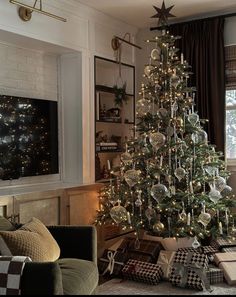 a decorated christmas tree in a living room