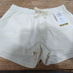 Off White Size 16 (W33) Women's Shorts. 98% Cotton, 2% Elastane. Cuff. Elastic Waist With Drawstring. Front Pockets. Back Pockets. Nwt. Levi's White Casual Shorts, Casual White Levi's Shorts, Levi's Beige Bottoms For Spring, Levi's Summer Cotton Shorts, Levi Shorts, Levi Strauss, Women's Shorts, Size 16, Levi's