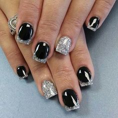 Black And White Nail, Silver Nail Designs, Unghie Sfumate, Silver Nail, Her Nails, Great Nails, White Nail, Get Nails, Short Nail Designs