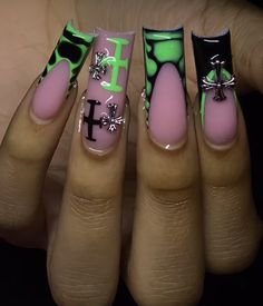 Green Nails For Black Women, Green Kaws Nails, Rap Concert Nails Ideas, Green And Black Nails, Monster Nails, Winter Nails Acrylic, Drip Nails