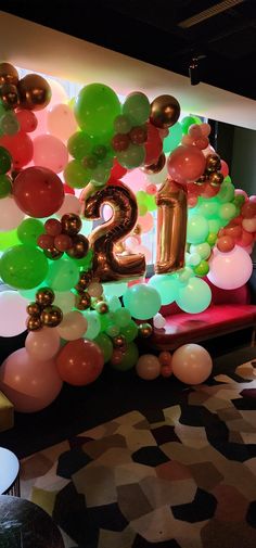 Balloon Walls, Balloon Wall, Room Dividers, Cake Table, Photo Backdrop, Color Schemes, Room Divider, Balloons, Bubbles