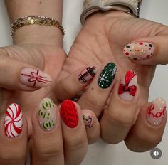 Retro Christmas Nails, Funky Christmas Nails, Christmas Nail Design, Nail Aesthetic, Xmas Nails, Christmas Nail Designs, Christmas Nail, Nail Shapes, Retro Christmas