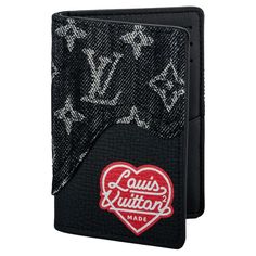 Louis Vuitton Virgil Abloh x NIGO Black Monogram Denim Drip and Taurillon Pocket Organizer from 2021. This piece is lined with black leather and was featured during the collaboration with Japanese artist NIGO. It has multiple compartments and a Louis Vuitton Squared velour heart appliqué on the front. The item comes with dustbag and box. Louis Vuitton Virgil Abloh, Pocket Organizer, Teenage Fashion, Wallet Organization, Virgil Abloh, Japanese Artists, Small Accessories, Fashion Handbags, Purse Wallet