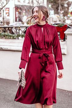 ladies winter wedding guest outfits Classy Christmas Dresses, Classy Christmas Outfit, Winter Wedding Guest Outfit, Classy Holiday Party, Classy Christmas Party, Winter Wedding Guest, Wedding Guest Outfit Winter, Winter Wedding Outfits, Winter Wedding Guest Dress