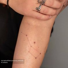 Stick And Poke Tattoo Constellation, Plough Constellation Tattoo, Small Big Dipper Tattoo, Big And Small Dipper Tattoo, Fine Line Tattoo Constellation, Small Dipper Tattoo, The Big Dipper Constellations, Big Dipper Tattoo Design, Big Dipper Constellation Tattoo