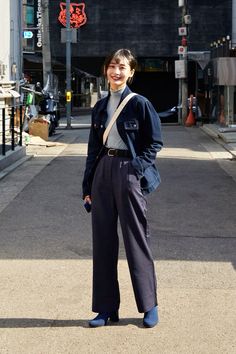 Neo Noir Fashion, Japan Women Fashion, Japan Street Style Women, Japanese Street Fashion Women, Street Fashion 2023, Japanese Outfits Street Style, Japanese Outfits Casual, 90s Japan Fashion, 90s Japanese Fashion