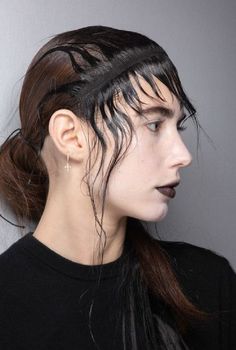 Fashion Editorial Men, Gothic Hair, Gothic Hairstyles, Runway Beauty, 2020 Runway, Backstage Runway