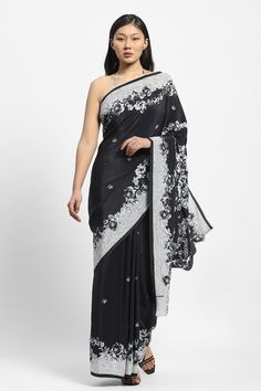 Black, white saree with French rose print all over. Comes with running blouse piece. - Aza Fashions Elegant Fitted Pre-draped Saree With Printed Motifs, Elegant Pre-draped Georgette Saree With Printed Motifs, Elegant Georgette Blouse Piece With Printed Motifs, Elegant Silk Pre-draped Saree With Floral Print, Elegant Floral Print Pre-draped Saree For Reception, Elegant Floral Pre-draped Saree For Reception, Elegant Floral Print Pre-draped Saree For Designer Wear, Art Silk Floral Print Pre-draped Saree, Elegant Saree With Floral Print For Reception