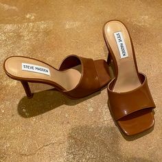 New In Box Never Worn Steve Madden Heel In Style Signal. Classic Brown Open Toe Heels, Trendy Brown Heels With Square Toe, Classic Brown Heels For Party, Steve Madden Platform Heels, Cinderella Heels, Steve Madden Black Heels, Royal Blue Heels, Steve Madden Pumps, Blue Suede Heels