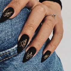 Edgy Acrylic Nail Designs, Prom Nails With Black Dress, Rocker Nails Punk, Simple Grunge Nails, Simple Edgy Nails, Rocker Nails, Idea Nail, Witchy Nails, Halloween Acrylic Nails