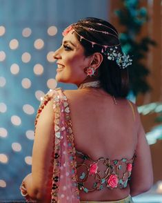 (C) Papadontpreachbyshubhika | Trendy Backless Blouse Designs | Blouse Back Designs | #bridesofwittyvows #wittyvows #backdesigns #blousebackdesigns #blousedesigns #bridesmaidsoutfit Latest Blouse Back Designs, Back Blouse Designs, Blouses For Sarees, Chiffon Blouses Designs, Indian Blouses, Blouse Design Ideas