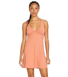 Choose a beach-to-city style that embodies your creative spirit with the Volcom Women's Desert Bunnie Dress.Features Reversible fit and flare knit mini dress Twisted bodice and center front keyhole Wide straps with elastin sewn inside for structural support Metal badge at front hem HPS 33" Details Fabric: 63% Polyester / 32% Viscose / 5% Elastane Care: Machine wash cold Closure: Pullover Adjustable: No Country of Origin: Imported Fit And Flare Mini Dress, Bunny Dress, Flare Mini Dress, Knit Mini Dress, City Style, Terra Cotta, Wide Straps, Fit And Flare, Bodice