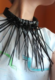 Extreme Make-up, Costume Carnaval, Body Adornment, Cable Tie, Recycled Fashion, Cable Ties, Recycled Jewelry, Neck Piece, Diy Costumes