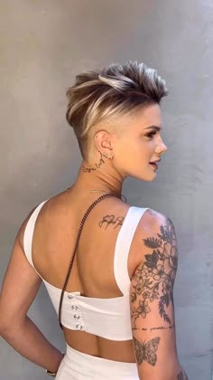 Pixiecut Undercut, Hair Undercut, Pixie Haircut For Thick Hair, Short Hair Trends, Short Hair Undercut, Edgy Short Hair