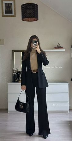 Job Dress For Women, Outfits For A Interview, Business Wear Women Aesthetic, Corporate Attire Women Aesthetic, Womens Formal Office Wear, Lawyer Business Casual, Formal Attire Women For Interview, Suits For Women Lawyers, Formal Suits Aesthetic