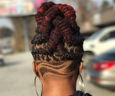 Undercut Dreads, Dreadlocks Undercut, Women Dreads, Undercut Natural Hair, Undercut Ideas, Undercut Hair Designs, Ladies Hairstyles, Undercut Hairstyles Women