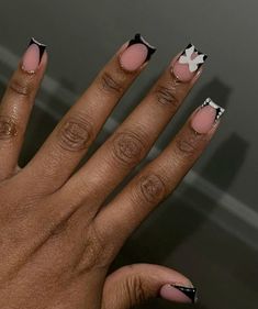 Shortie Nail Ideas, Short Mom Nails, Short Acrylic Overlay Nails, Short Black Acrylics, Black Short Nail Designs, Black Short Acrylic Nails, Girls Nail Designs, Cute Short Nails, Acrylic Toes