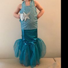 Pingüino Pingüino Pingüino Disfraz para niños Halloween | Etsy Dolphin Costume, Mermaid Tail Skirt, Mermaid Tail Costume, Mermaid Tattoos, Clothing Boxes, Vintage Mermaid, Mermaid Tails, Mermaid Costume, Mermaid Skirt