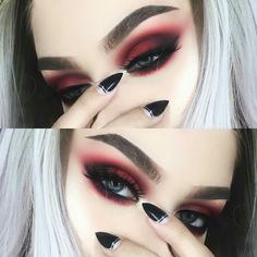 Intense Smokey Eye, Female Ghostface Makeup, Evil Queen Eye Makeup, Gothic Baddie Nails, Vamp Eye Makeup, Dramatic Witch Makeup, Easy Colorful Makeup Looks, Goth Cat Eye Makeup, Gothic Hooded Eye Makeup