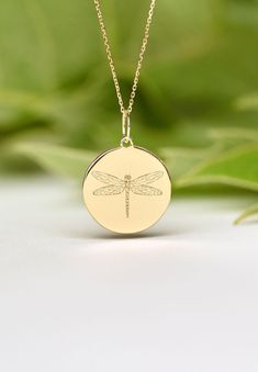 If you wish we can personalize your 14k Solid Gold Dragonfly Necklace. A Dainty and unique gift for Birthdays, Graduations, Weddings and Anniversaries. ● MATERIAL 14k SOLID GOLD ● Chain Length or Without Chain - Without Chain - 40 cm / 16 inches - 45 cm / 18 inches - 50 cm / 20 inches ● PENDANT SIZE [The jump ring (bail) is not included in the measurements] - 13 mm / 0.51 Inches diameter - 14 mm / 0.55 Inches diameter - 15.3mm / 0.6 Inches diameter - 16.5mm / 0.65 Inches diameter - 19 mm / 0.75 Yellow Gold Dragonfly Jewelry For Gifts, Yellow Gold Dragonfly Jewelry Gift, Dragonfly Charm, Dragonfly Necklace, Dragonfly Pendant, Solid Gold Chains, Necklace Dainty, Beautiful Gift Boxes, Jump Rings