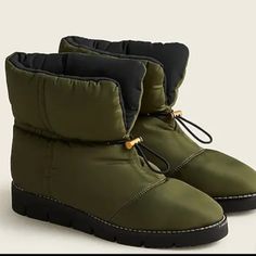 J. Crew Elsa Puffer Boots W Bungee Huntington Green Size 8 Brand New In Box J Crew Boots, Cozy Winter Boots, Cozy Winter Fashion, Chelsea Rain Boots, Ankle Rain Boots, Calf Boots, Wedge Boots, Heeled Ankle Boots, Black Booties