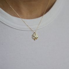 🍀This dainty gold clover necklace is the perfect way to add a touch of luck and style to your everyday wardrobe. The four-leaf clover is a universal symbol of luck and good fortune. It is said that finding a four-leaf clover brings the finder good luck, and wearing a four-leaf clover necklace is said to keep the good luck coming. Our product weighs 1.90 gr and the chain length is 42 cm. ⭐️All of our products has the stamp "585" on them. (which states that this is real gold) There may be +/- 0.1 Shamrock Necklace, Mama Necklace, Four Leaf Clover Necklace, Luck Charm, Clover Necklace, Luck Charms, Four Leaf, Leaf Pendant, Leaf Clover