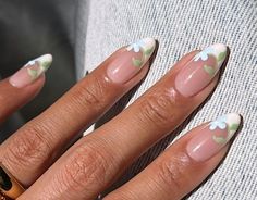 Floral Tip Nail Art, Almond Shape French Tip With Flowers, Floral French Tip Nail Designs, Flower Nails Inspiration, Simple Floral Nails Short, French Tip With Floral Design, Easter French Tips, Floral Pastel Nails, Light Pink French Tip Nails With Flowers