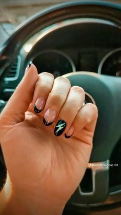 Birthday Nails Western, Short Almond Western Nails, Almond Shape Western Nails, Western Style Nails Acrylic, Cute Western Nails Short, Nail Ideas Country Concert, Acrylic Nail Designs Country, Round Western Nails