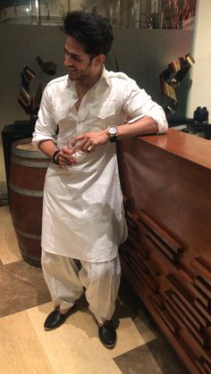 Pathani Kurta For Men Wedding, Mens Pathani Kurta Style, Pathani For Men Wedding, White Pathani For Men, Mens Pathani, Kurta Ideas, Priyank Sharma