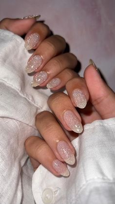 Nails For Glitter Dress, Short Almond Acrylic Nails New Years, Nails Nye 2023, Braidmaids Nail Ideas, Simple Glitter Nail Ideas, Short Almond Nails Rose Gold, Powder Glitter Nails Acrylics, Sparkle Nail Tips Glitter, Clear Glittery Acrylic Nails