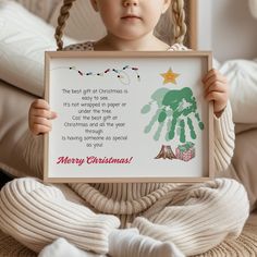 Buy the whole Christmas Handprint Art Bundle: https://studiodec12.etsy.com/listing/1806719357 Celebrate the festive season with our Christmas 2024 Handprint Art! This unique, one-of-a-kind craft is perfect for capturing the magic of this Christmas season in a creative and memorable way. Whether you're at home, school, daycare, or church, this handprint art makes a wonderful keepsake that families will cherish for years to come. What's Included: - 1 Craft Template: A single-page horizontal design Christmas Tree Art For Kids, Diy Christmas Keepsakes, Tree Art For Kids, Christmas Handprint Art, Handprint Christmas Tree, Christmas Handprint Crafts, Christmas Handprint, Handprint Christmas, Keepsake Crafts