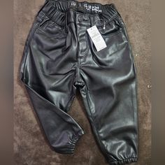 Nwt Baby Gap Girl Bubble Pant Faux Black Leather 12-18 Month! Absolutely Perfect Condition. *****Smoke And Pet Free Home***** Brand: Baby Gap Color: Black Faux Leather Size: 12 To 18 Month Condition: Nwt Perfect!! New Nwt Baby Gap Girl Bubble Pant Faux Black Leather Jeans 12-18 Month Gap Black Leather Jeans, Girls 16, Leather Jeans, Jeans Kids, Levi Jeans 501, Gap Denim, Distressed Black Jeans, Gap Jeans, Baby Gap