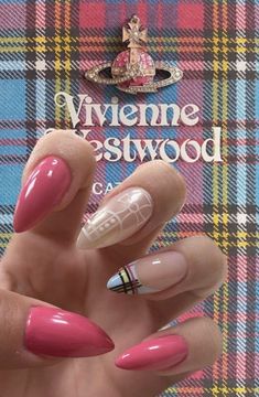 Vivienne Westwood Inspired Nails, Vivienne Westwood Nails Art, Nana Nails Inspired, Nana Inspired Nails, Vivienne Westwood Nails, Brazilian Nuts, Pearl Ponytail, Nana Nails, Vivienne Westwood Inspired