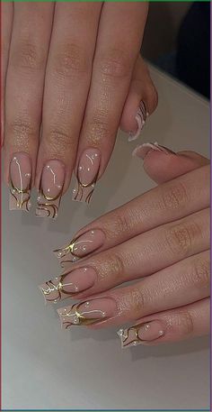 Pearl Nail Art Designs, Square Shape Nail Designs, Unique Square Nails, Cute Nail Ideas Square, Coffin Gold Nails, Simple Unique Nails, Nail Inspo For Prom, French Tip With Gold Design, Simple Nail Designs Square