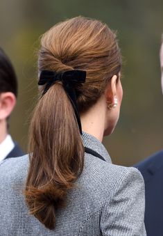 Velvet Hair, Elastic Hair Bands, 가을 패션, Hair Dos, Hair Accessories For Women, Kate Middleton, Pretty Hairstyles