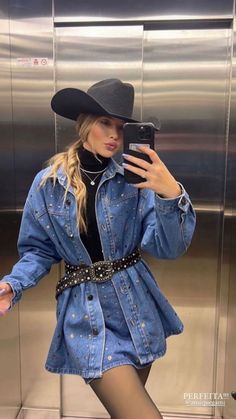 Country Concert Outfits, Outfit Botas, Western Style Outfits, Rodeo Outfits, Western Outfits Women, Cowboy Outfits