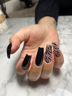 Black And White Zebra Nails, Nail Zebra Designs, Zebra Nails Acrylic, Zebra French Nails, Black Zebra Nails, Black White French Tip, Zebra Acrylic Nails, Zebra Nail Designs, Zebra Nail Art